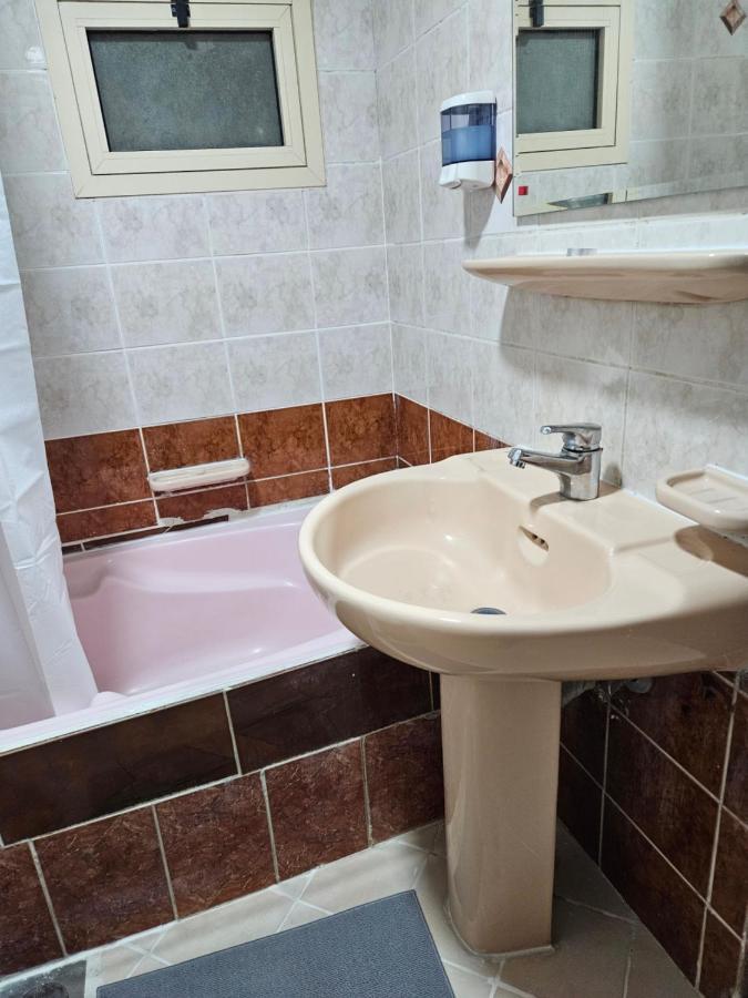 Oasis Hostel Abu Dhabi Luaran gambar
